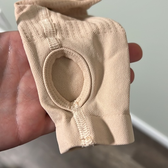 Women’s Best Long Sleeve Crop - Picture 5 of 5